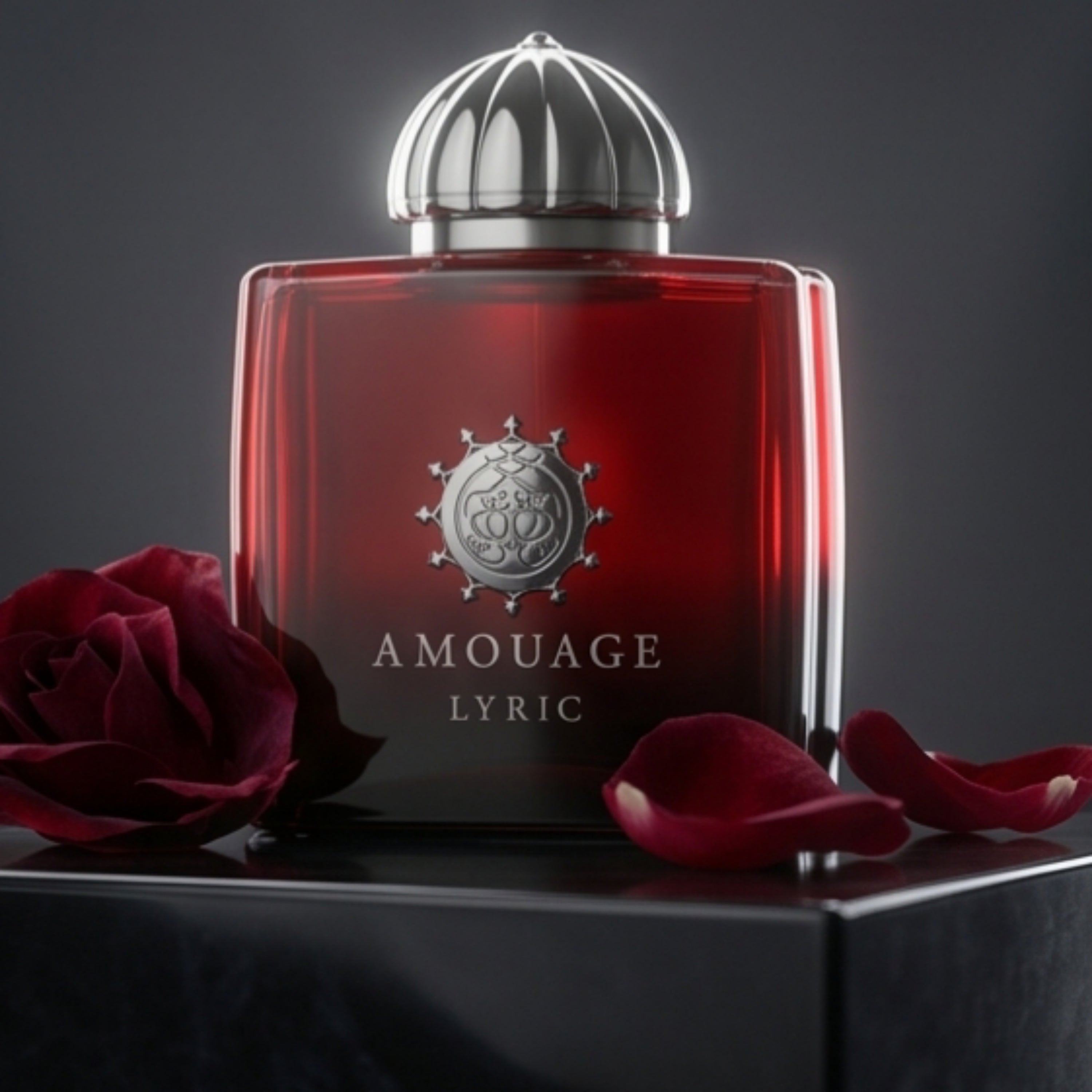 عطر أمواج ليريك النسائي – قصيدة الورد المخملي وغموض الشرق