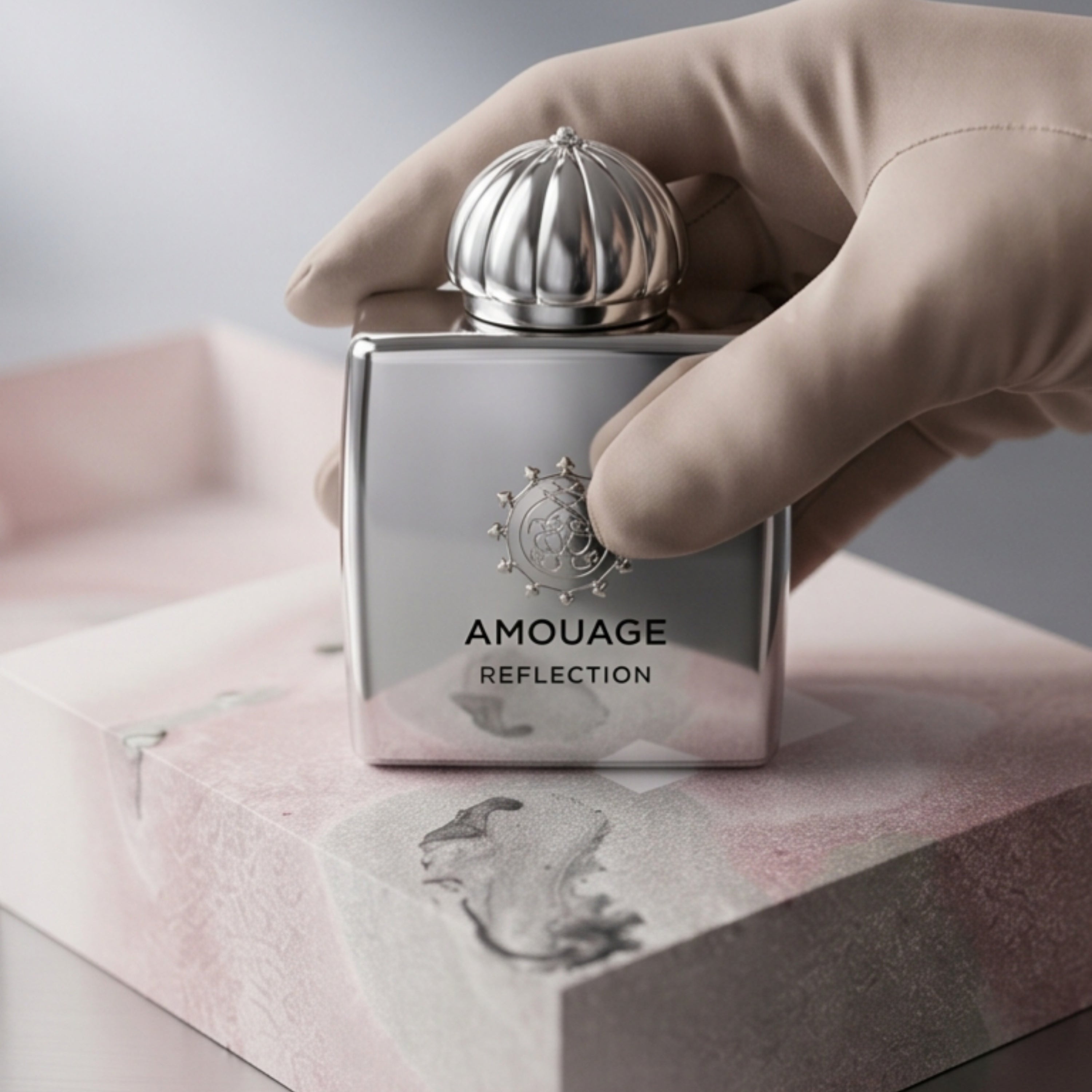 عطر أمواج ريفليكشن النسائي – انعكاس النقاء وأناقة الأزهار الندية